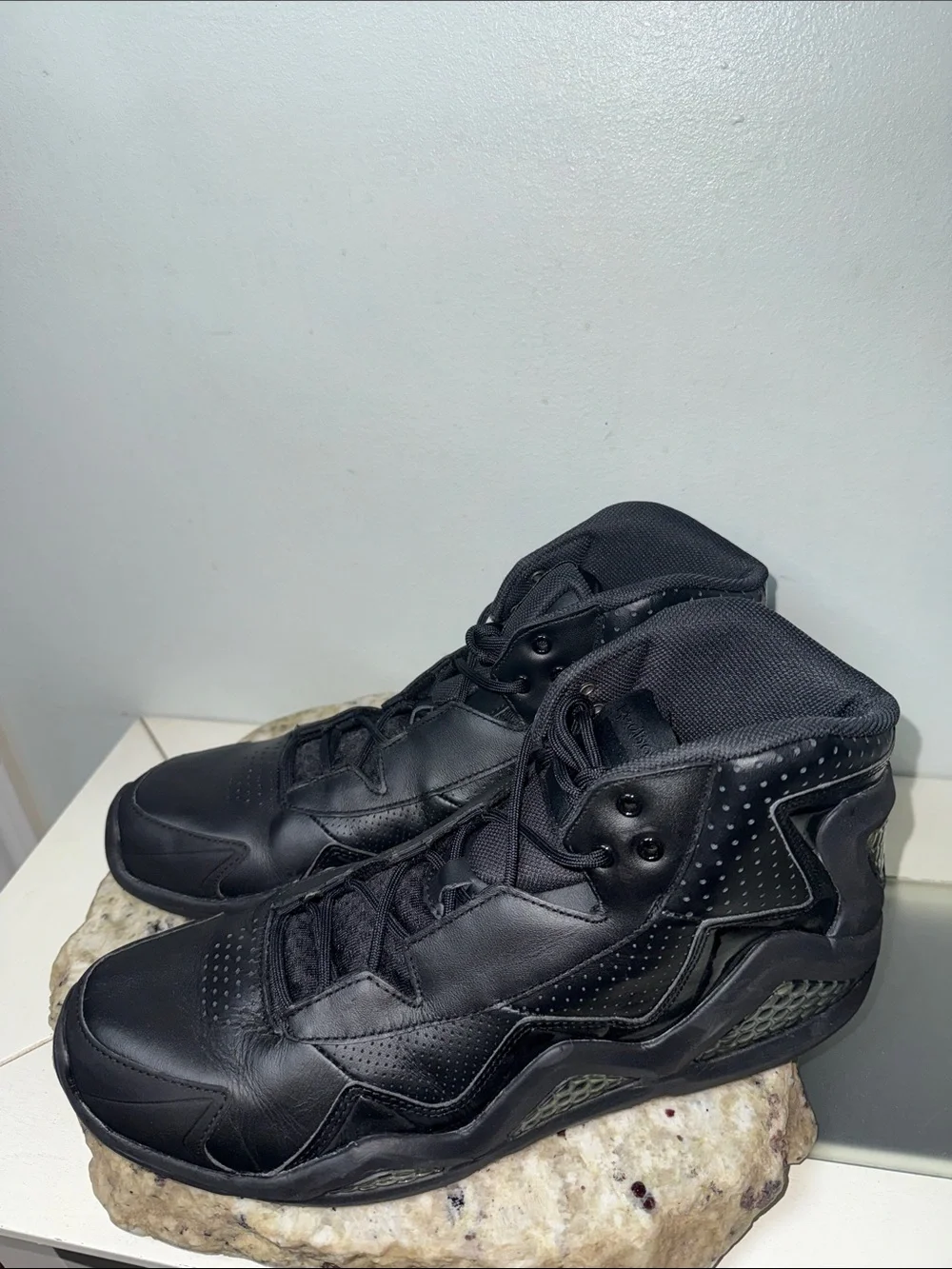 Reebok Men's Sermon-M Black Steel Retro Leather High-Top Sneakers Size 10.5